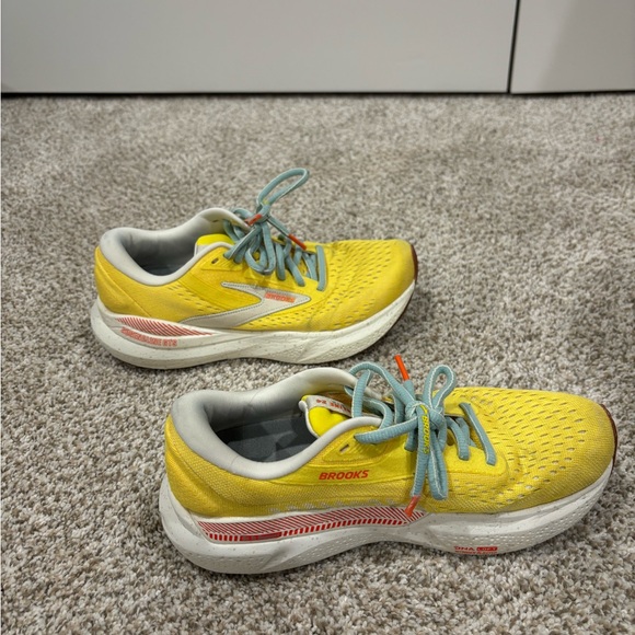 Brooks Adrenaline GTS 24 Yellow Running Shoes - Picture 3 of 8